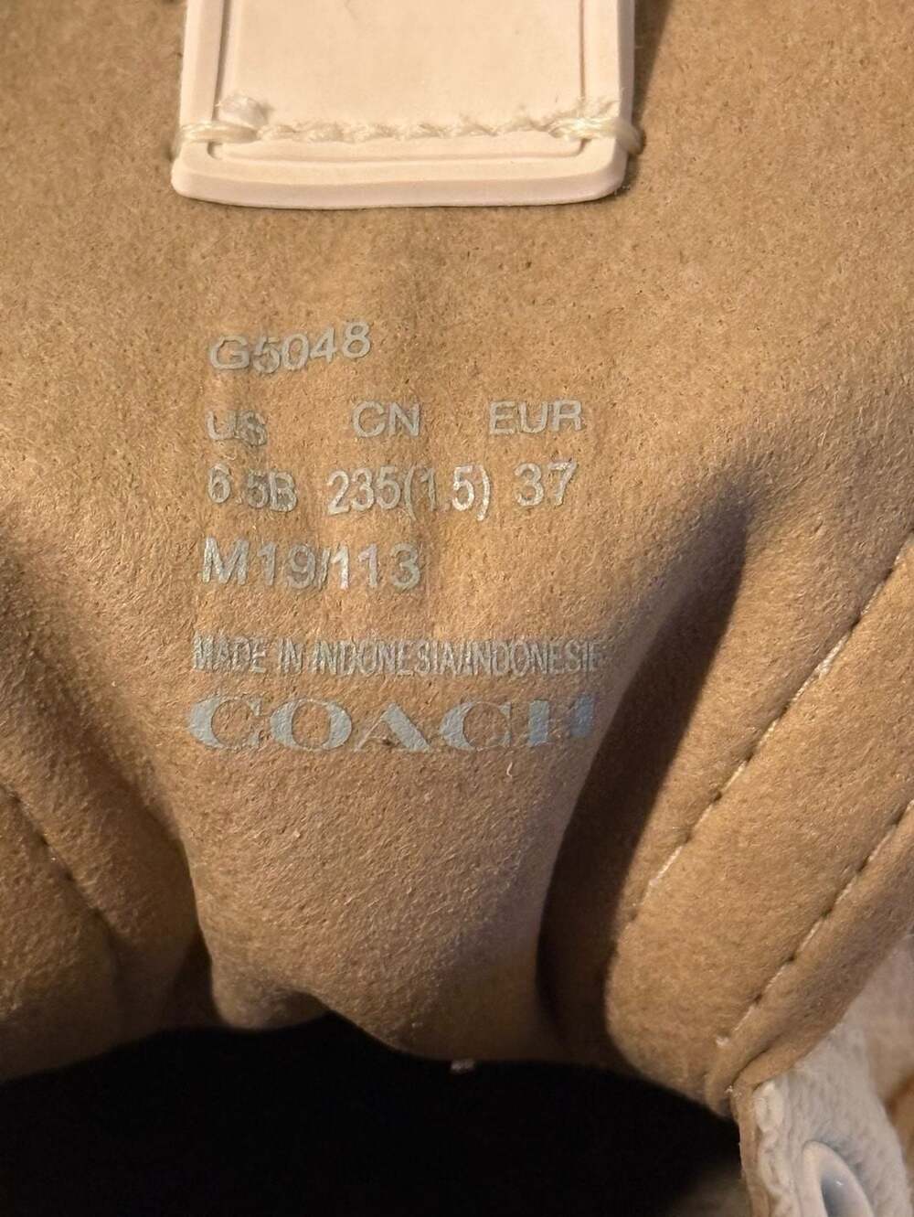Coach - Picture 9 of 9
